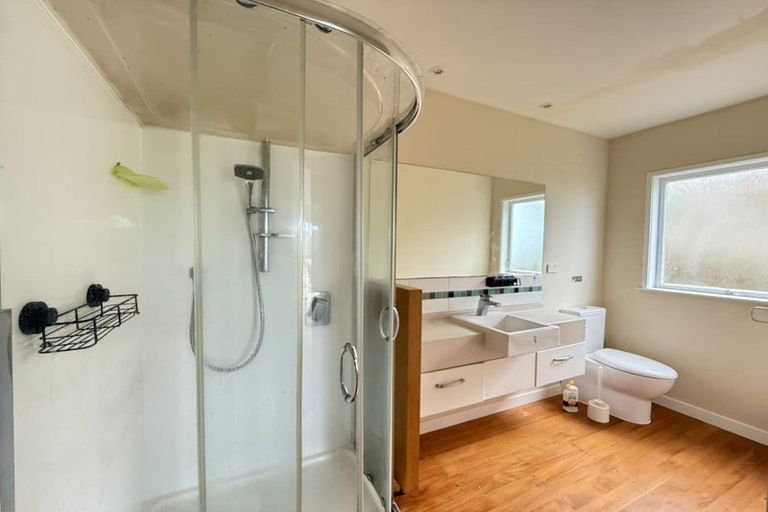 Photo of property in 96 Carlisle Road, Browns Bay, Auckland, 0632