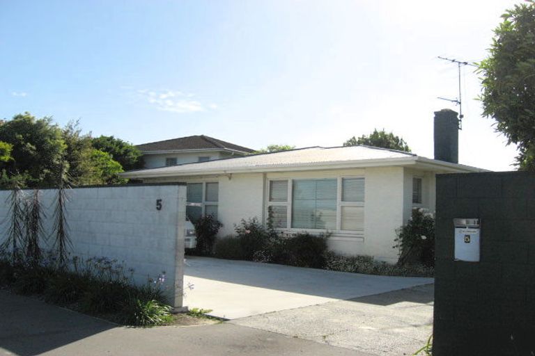 Photo of property in 5 Russley Road, Russley, Christchurch, 8042