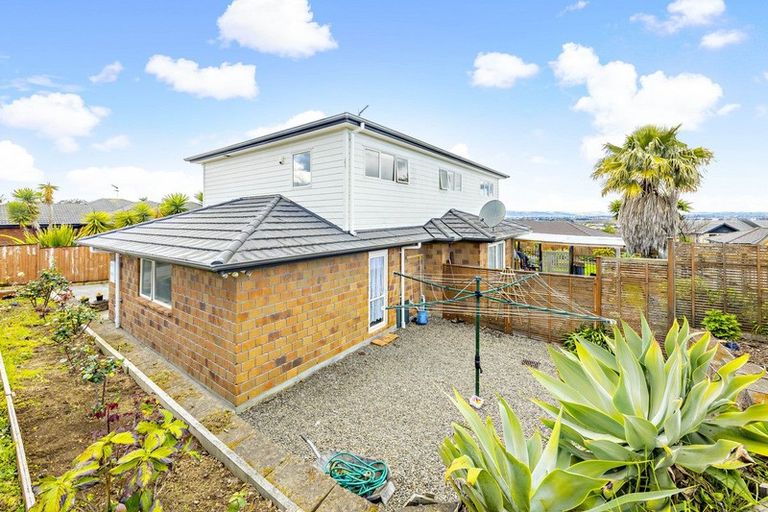 Photo of property in 19 Cairnsvale Rise, Manurewa, Auckland, 2105