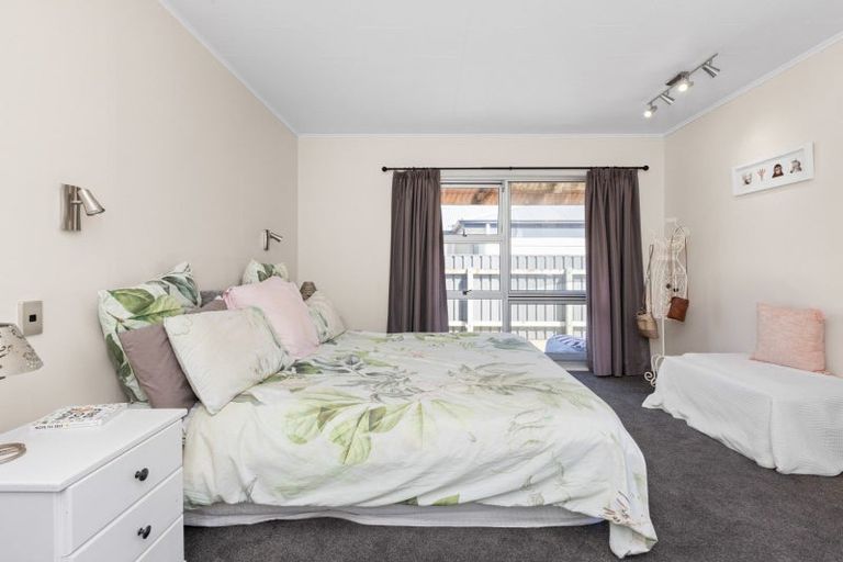 Photo of property in 25 Harpham Street, Taradale, Napier, 4112