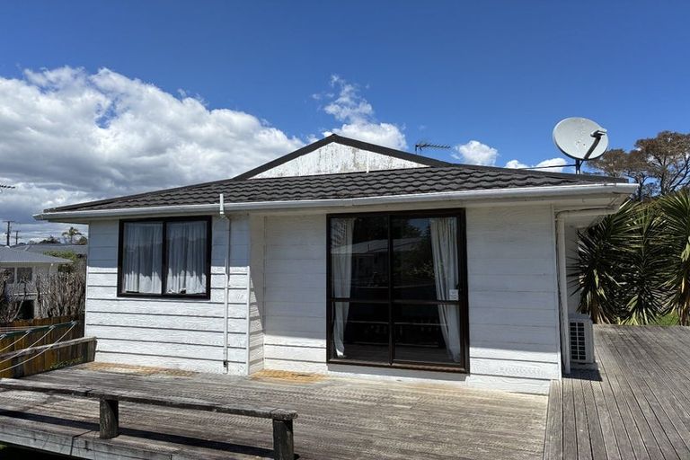 Photo of property in 84 Wharf Road, Te Atatu Peninsula, Auckland, 0610