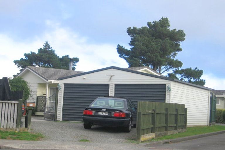 Photo of property in 11 Maraval Crescent, Grenada Village, Wellington, 6037