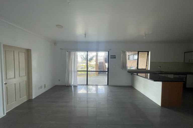 Photo of property in 16 Mangerton Lane, East Tamaki Heights, Auckland, 2016