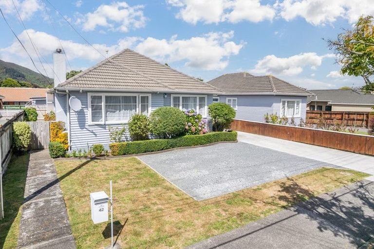 Photo of property in 42 Porutu Street, Fairfield, Lower Hutt, 5011