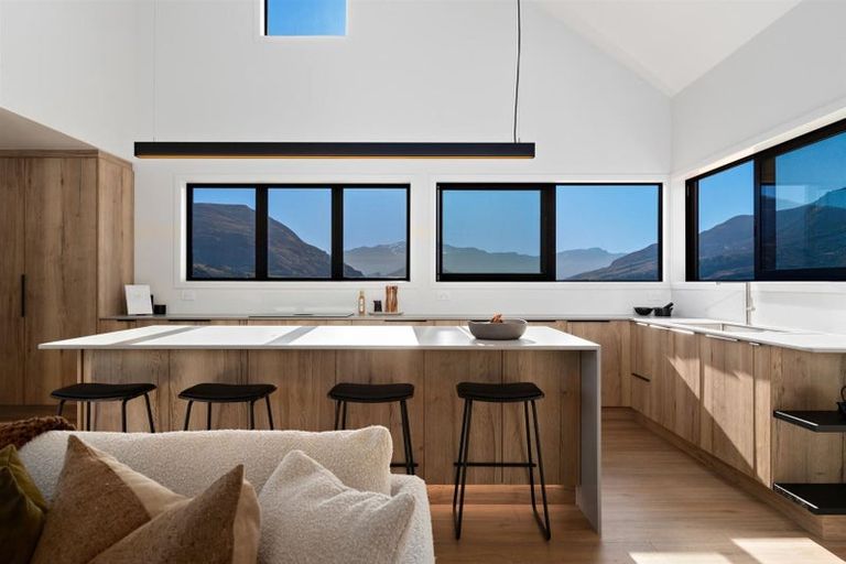 Photo of property in 44 Cunninghams Drive, Jacks Point, Queenstown, 9371