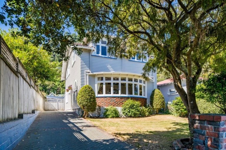 Photo of property in 103 Muritai Road, Eastbourne, Lower Hutt, 5013