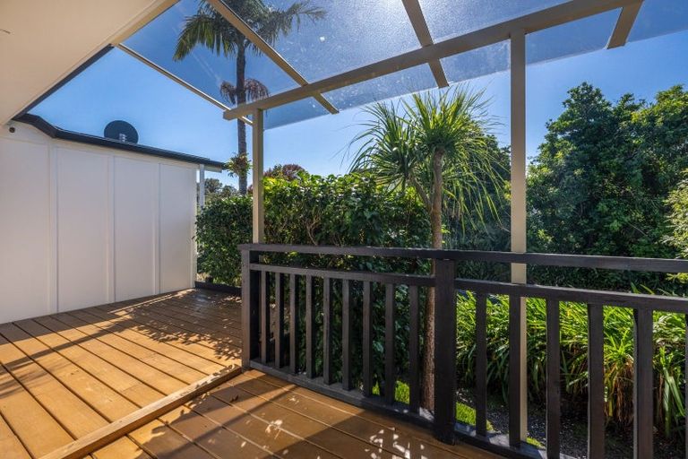 Photo of property in 9 Shelly Beach Parade, Cockle Bay, Auckland, 2014