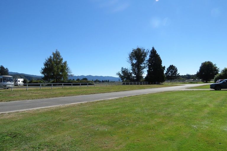 Photo of property in 1 Racecourse Road, Reefton, 7830