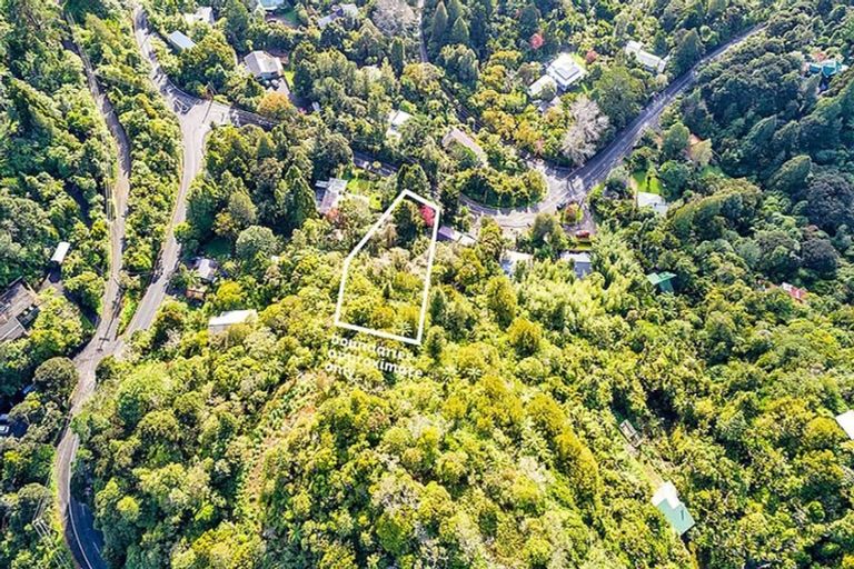 Photo of property in 898 West Coast Road, Waiatarua, Auckland, 0604