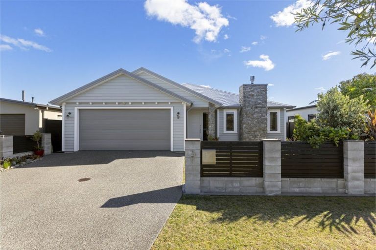 Photo of property in 3 Makura Drive, Papamoa Beach, Papamoa, 3118