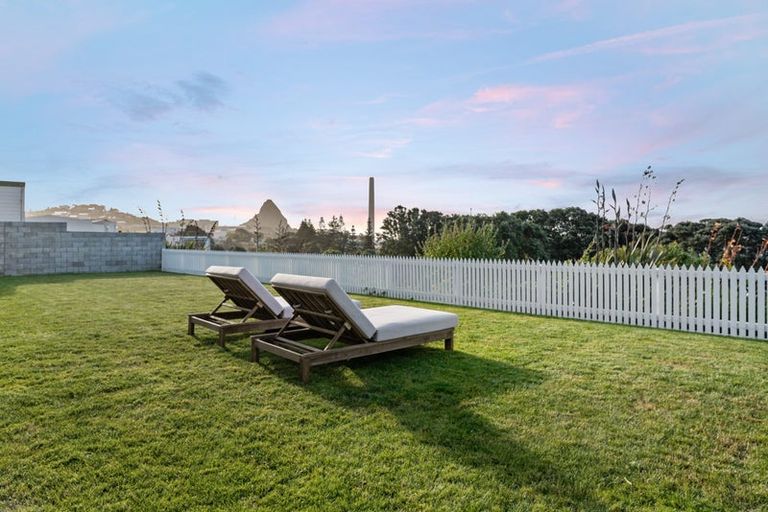 Photo of property in 68 Whiteley Street, Moturoa, New Plymouth, 4310