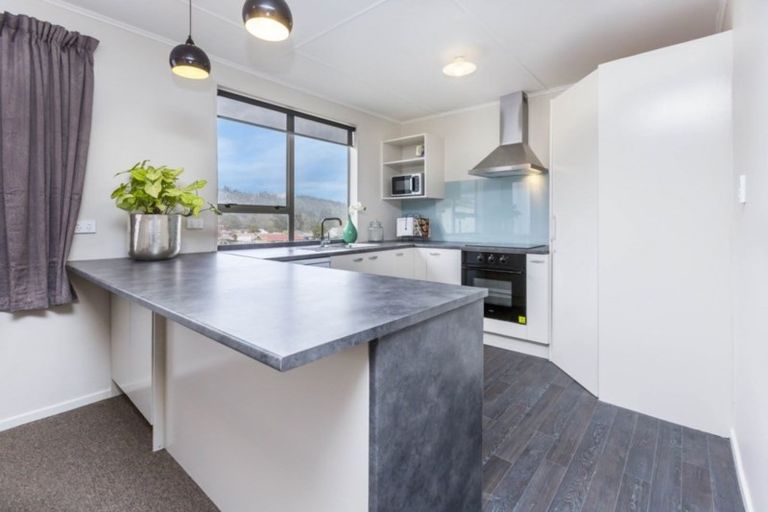 Photo of property in 34 Blueberry Grove, Timberlea, Upper Hutt, 5018