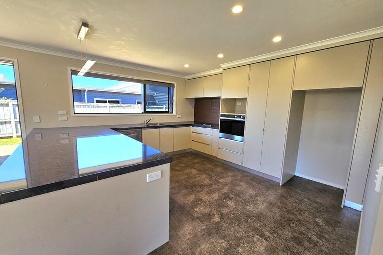 Photo of property in 18 Keene Drive, Bell Block, New Plymouth, 4312