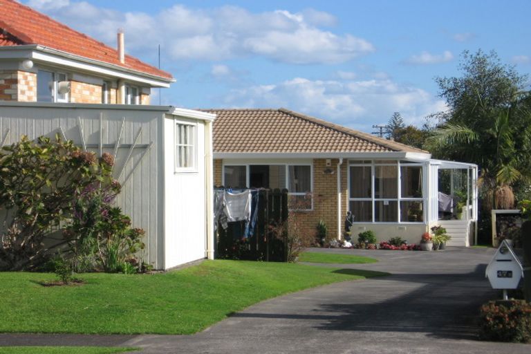 Photo of property in 47b Churchill Avenue, Manurewa, Auckland, 2102