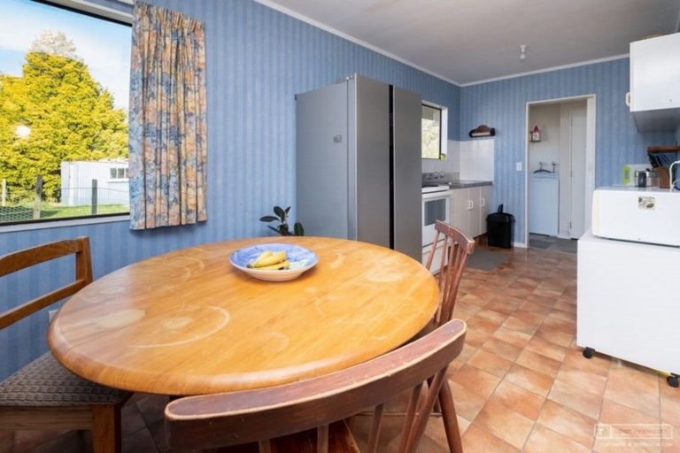 Photo of property in 19 Chartwell Drive, Eltham, 4322