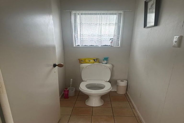 Photo of property in 2/4 Weiti Road, Orewa, 0931