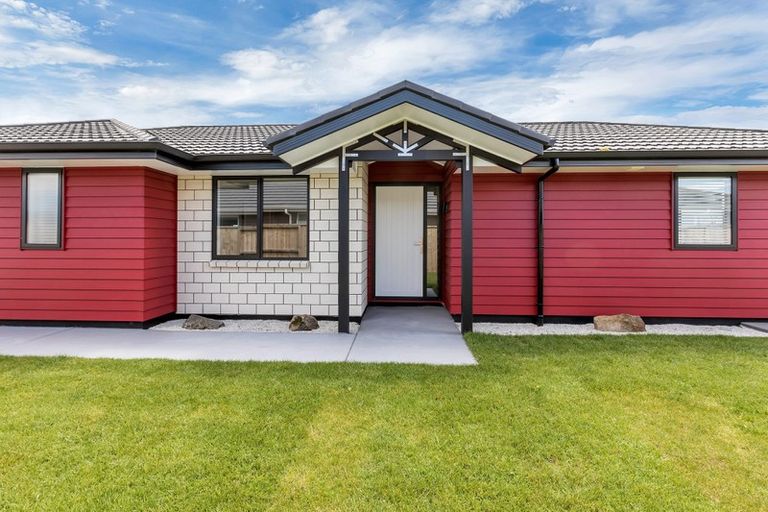 Photo of property in 24 Powhaitere Road, One Tree Point, 0118