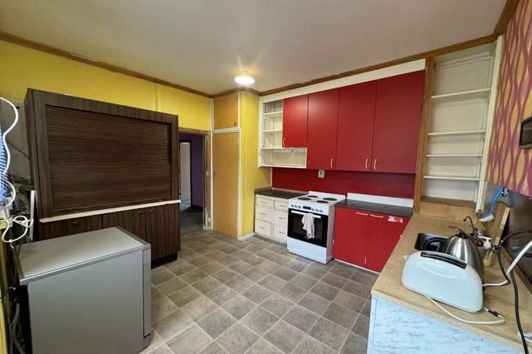 Photo of property in 2 Hobson Place, Takaro, Palmerston North, 4412