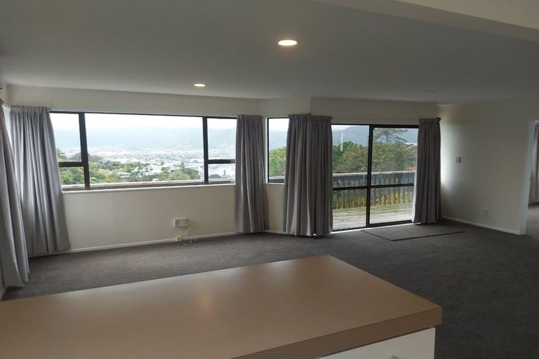 Photo of property in 66 Miromiro Road, Normandale, Lower Hutt, 5010