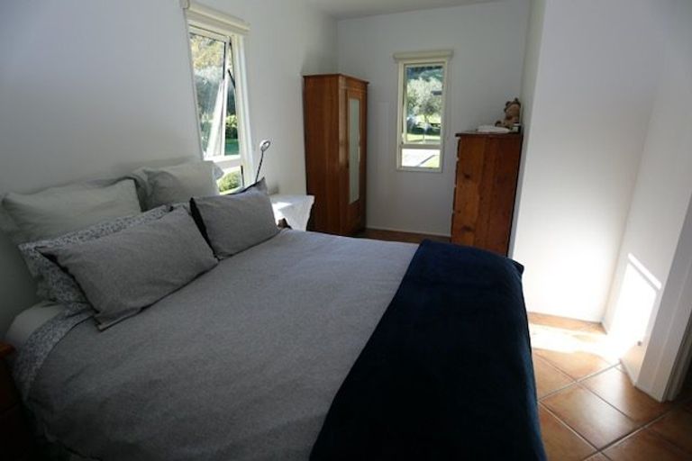 Photo of property in 5564 Kenepuru Road, Waitaria Bay, Picton, 7282