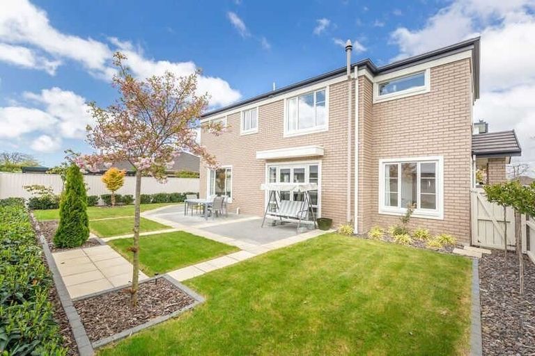 Photo of property in 10 Applefield Court, Northwood, Christchurch, 8051