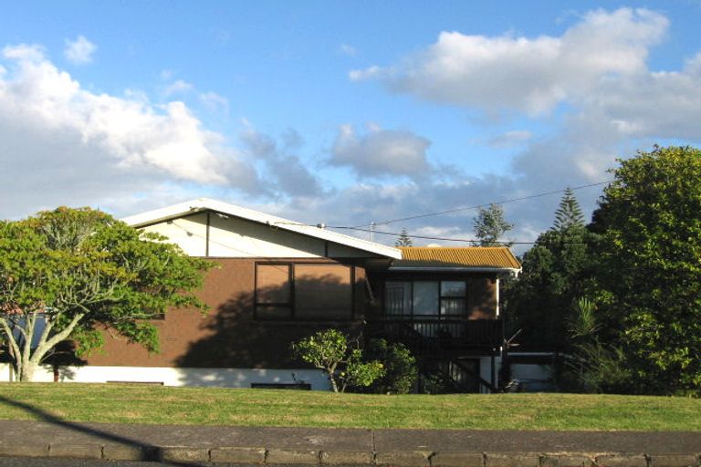 Photo of property in 6 Sylvan Crescent, Te Atatu South, Auckland, 0610