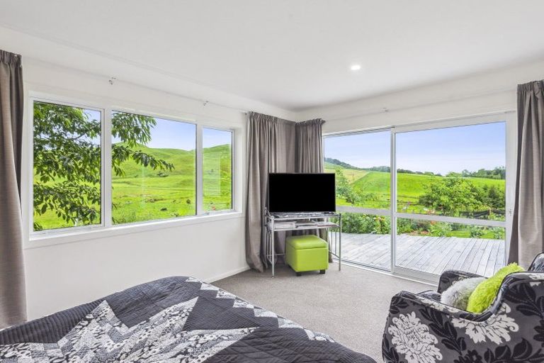 Photo of property in 44a Mountain View Drive, Manakau, Otaki, 5583