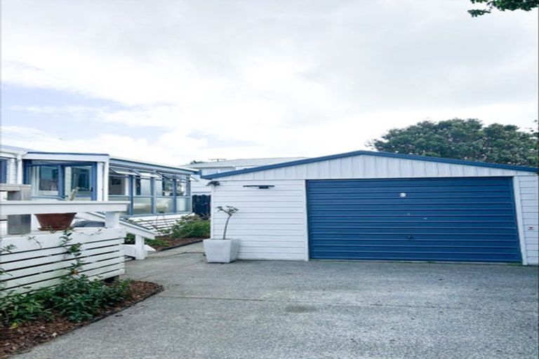 Photo of property in 4 Beach Road, Manly, Whangaparaoa, 0930