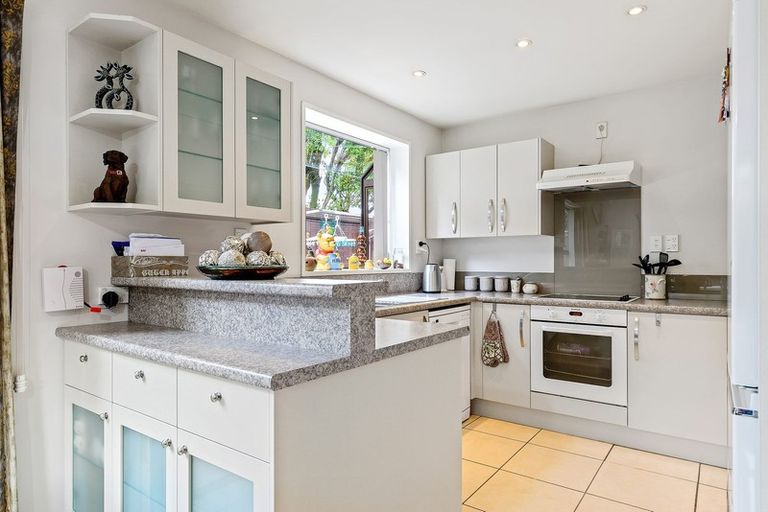 Photo of property in 11a Cherrywood Place, Redwood, Christchurch, 8051