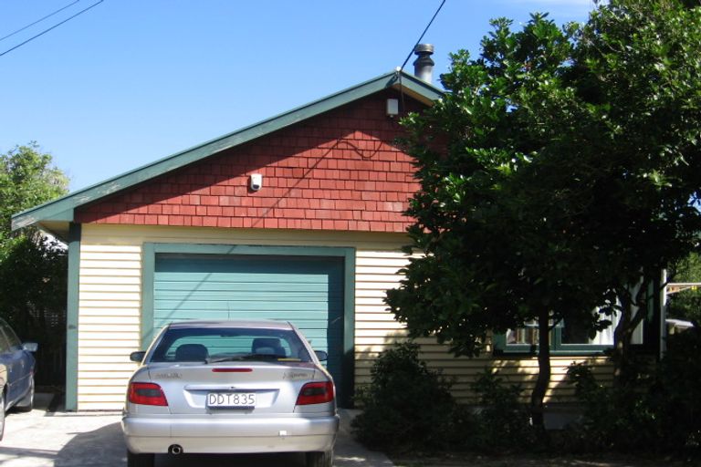 Photo of property in 16 Narbada Crescent, Khandallah, Wellington, 6035