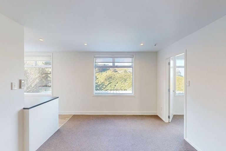 Photo of property in 2/25 Kitchener Terrace, Johnsonville, Wellington, 6037