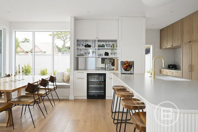 Photo of property in 15 Church Street, Northcote Point, Auckland, 0627