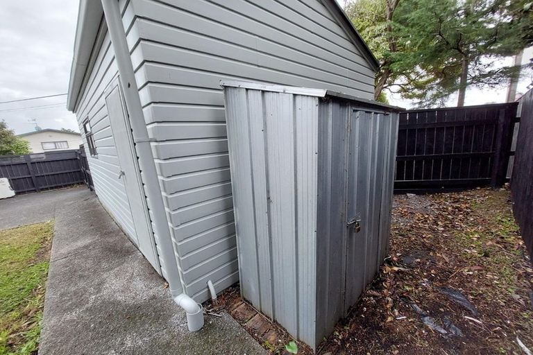 Photo of property in 4096 Great North Road, Glen Eden, Auckland, 0602