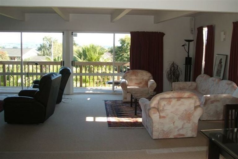 Photo of property in 55 Chatswood Grove, Chatswood, Auckland, 0626