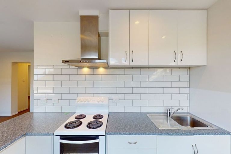 Photo of property in 2/25 Kitchener Terrace, Johnsonville, Wellington, 6037