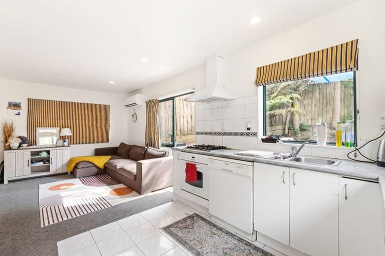 Photo of property in 59k Astley Avenue, New Lynn, Auckland, 0600