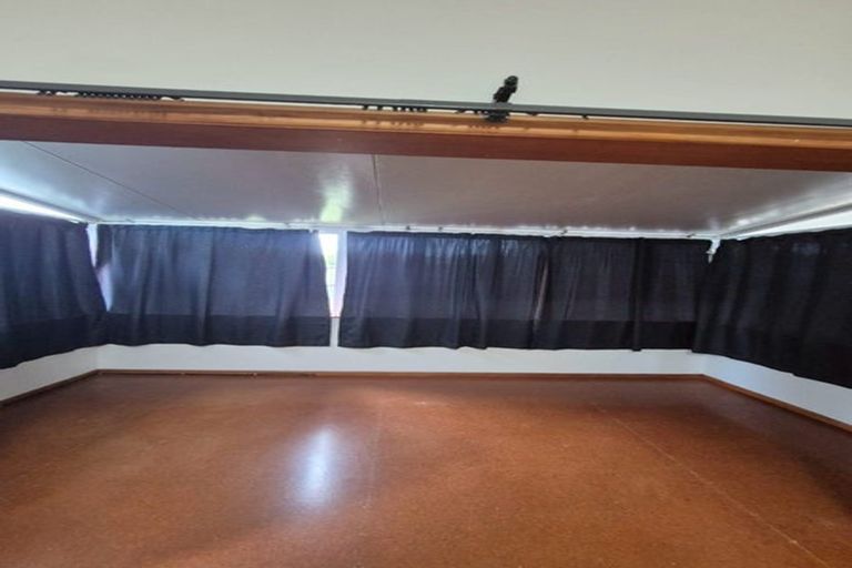 Photo of property in 137 Seabrook Avenue, New Lynn, Auckland, 0600