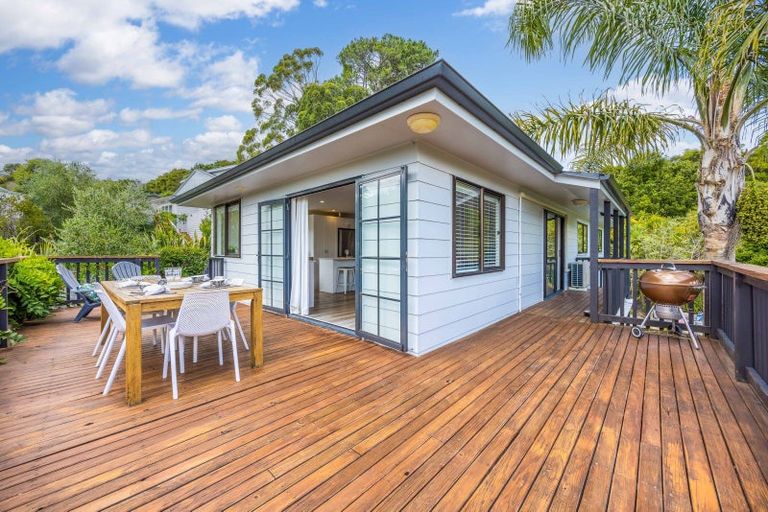 Photo of property in 60 Gatman Street, Birkdale, Auckland, 0626