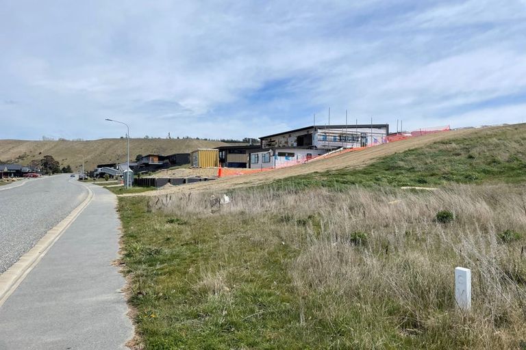 Photo of property in 65 Stratford Drive, Mount Pisa, Cromwell, 9383