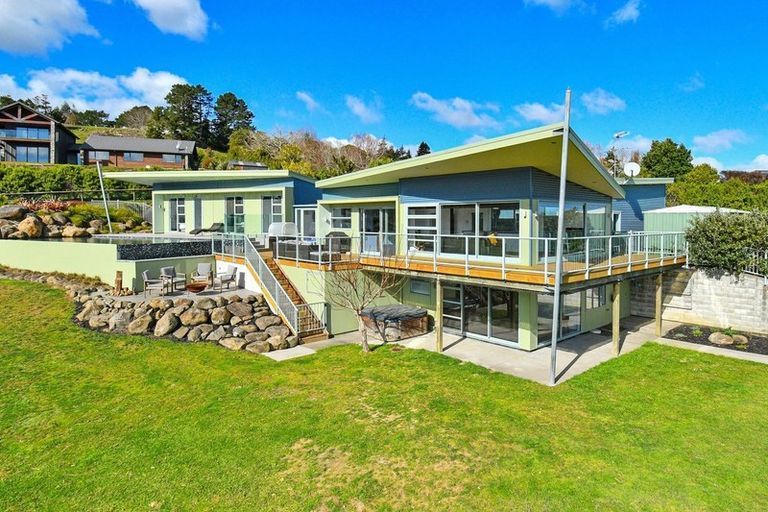 Photo of property in 43 Harry Dreadon Road, Opaheke, Papakura, 2584