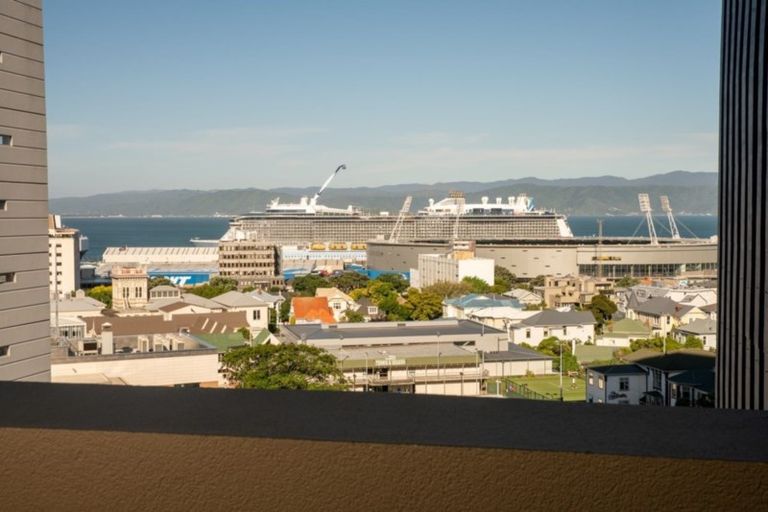 Photo of property in Westhaven Apartments, 22/127 Molesworth Street, Thorndon, Wellington, 6011
