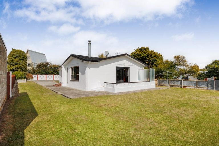 Photo of property in 23 Sutherland Crescent, Westbrook, Palmerston North, 4412