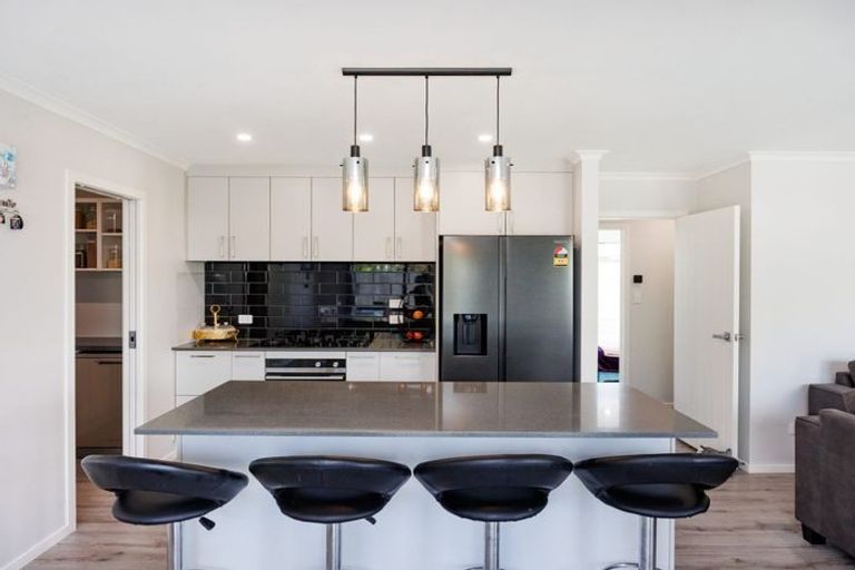 Photo of property in 8 Henty Lane, Marton, 4710