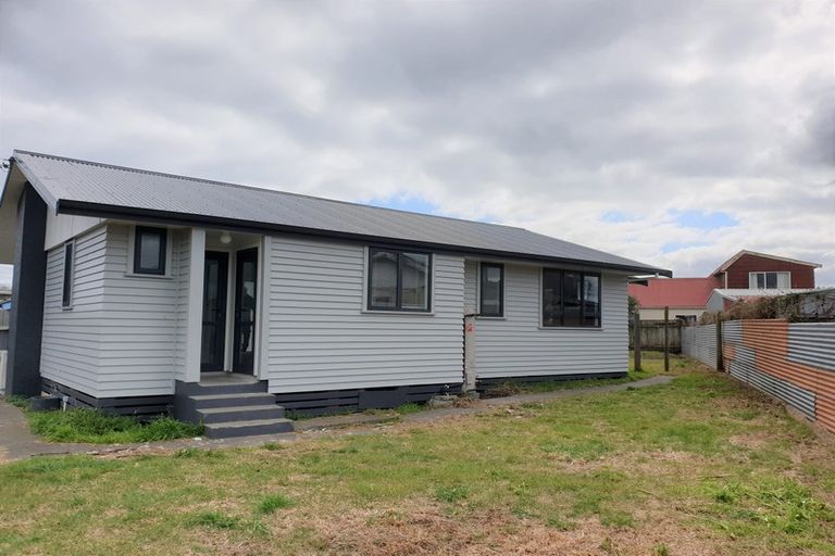 Photo of property in 3 Waitai Street, Castlecliff, Whanganui, 4501