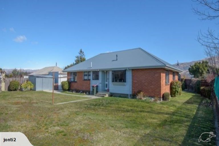 Photo of property in 15 Westmoreland Place, Cromwell, 9310