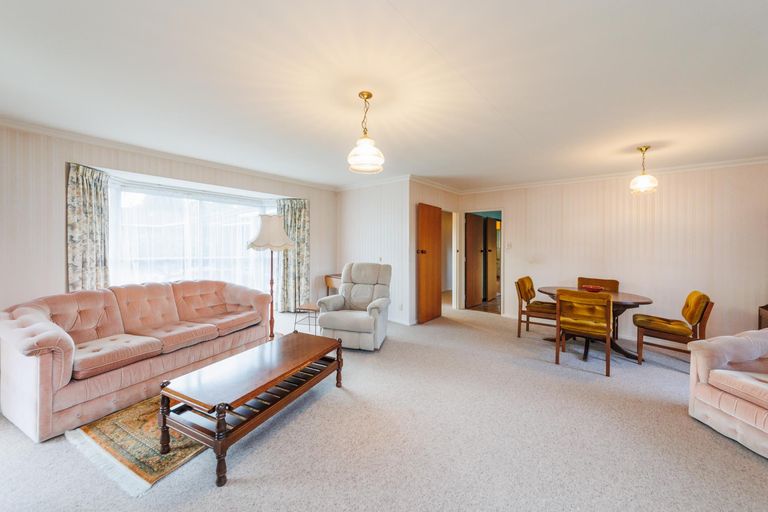 Photo of property in 4 Bambery Court, Palmerston North, 4414