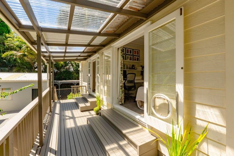 Photo of property in 31 Tane Road, Laingholm, Auckland, 0604