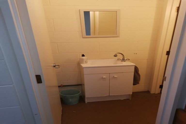 Photo of property in 2/268a Onewa Road, Birkenhead, Auckland, 0626