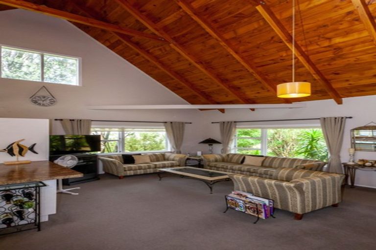 Photo of property in 127 Mckellar Place, Whangamata, 3620