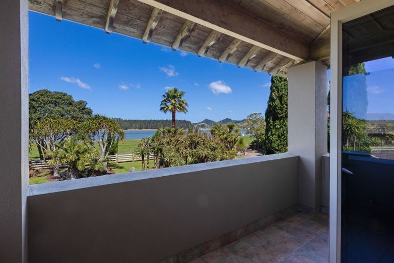 Photo of property in 2213 Whananaki North Road, Whananaki, Hikurangi, 0181